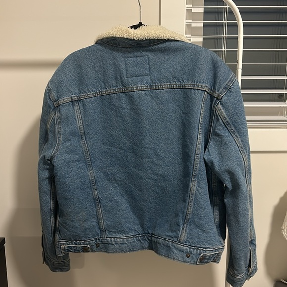 LEVI’S JACKET - Picture 2 of 4